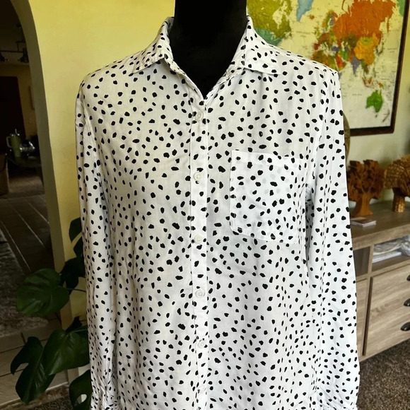 Beachlunchlounge collection button down shirt - Picture 1 of 7